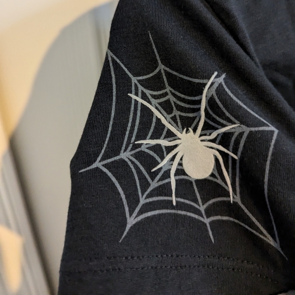 Walt Disney world spider web t-shirt - Picture 2 of 5